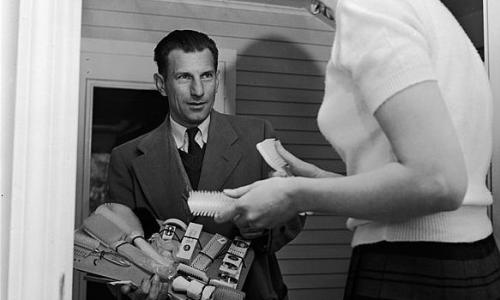 5 ways to avoid touts while you travel You want me to buy what?
